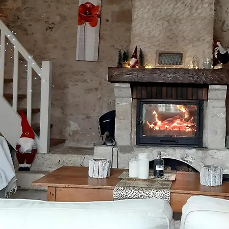 Maison De Charme Avec Sa Piscine Vakantiehuis