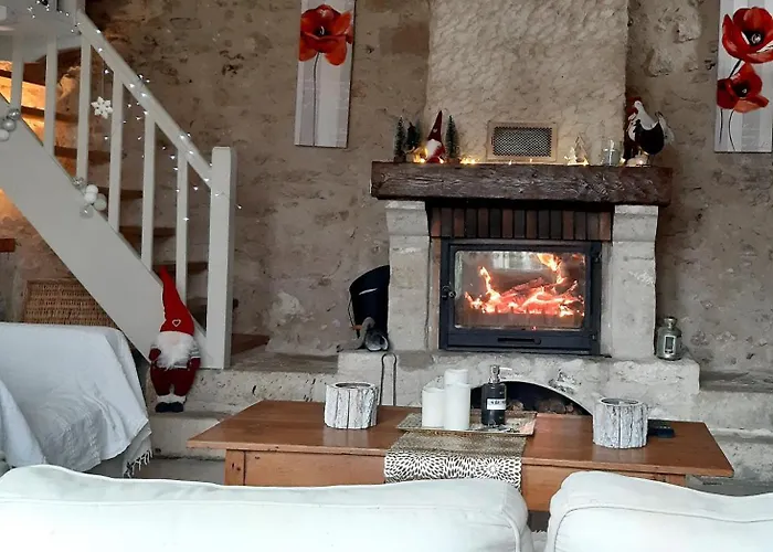 Maison De Charme Avec Sa Piscine Ferienhaus